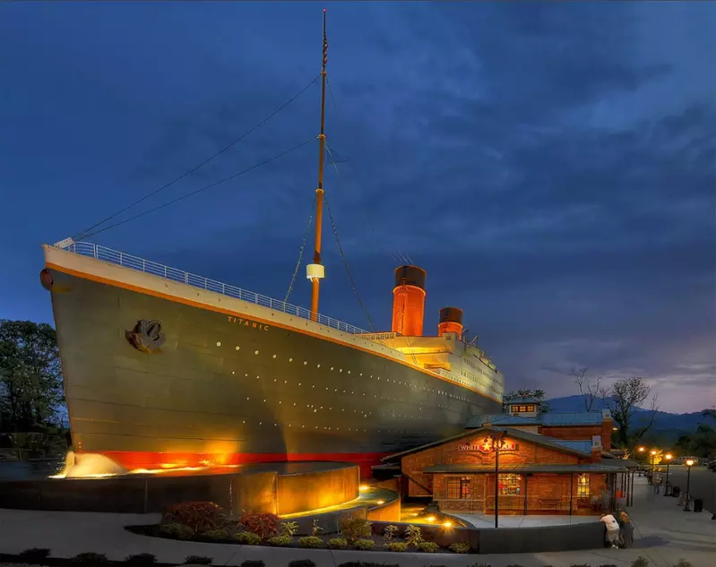 SITTIN' ON TOP OF THE WORLD