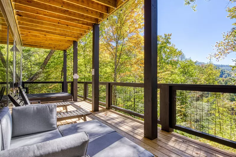 WANDERIN' BEAR LODGE