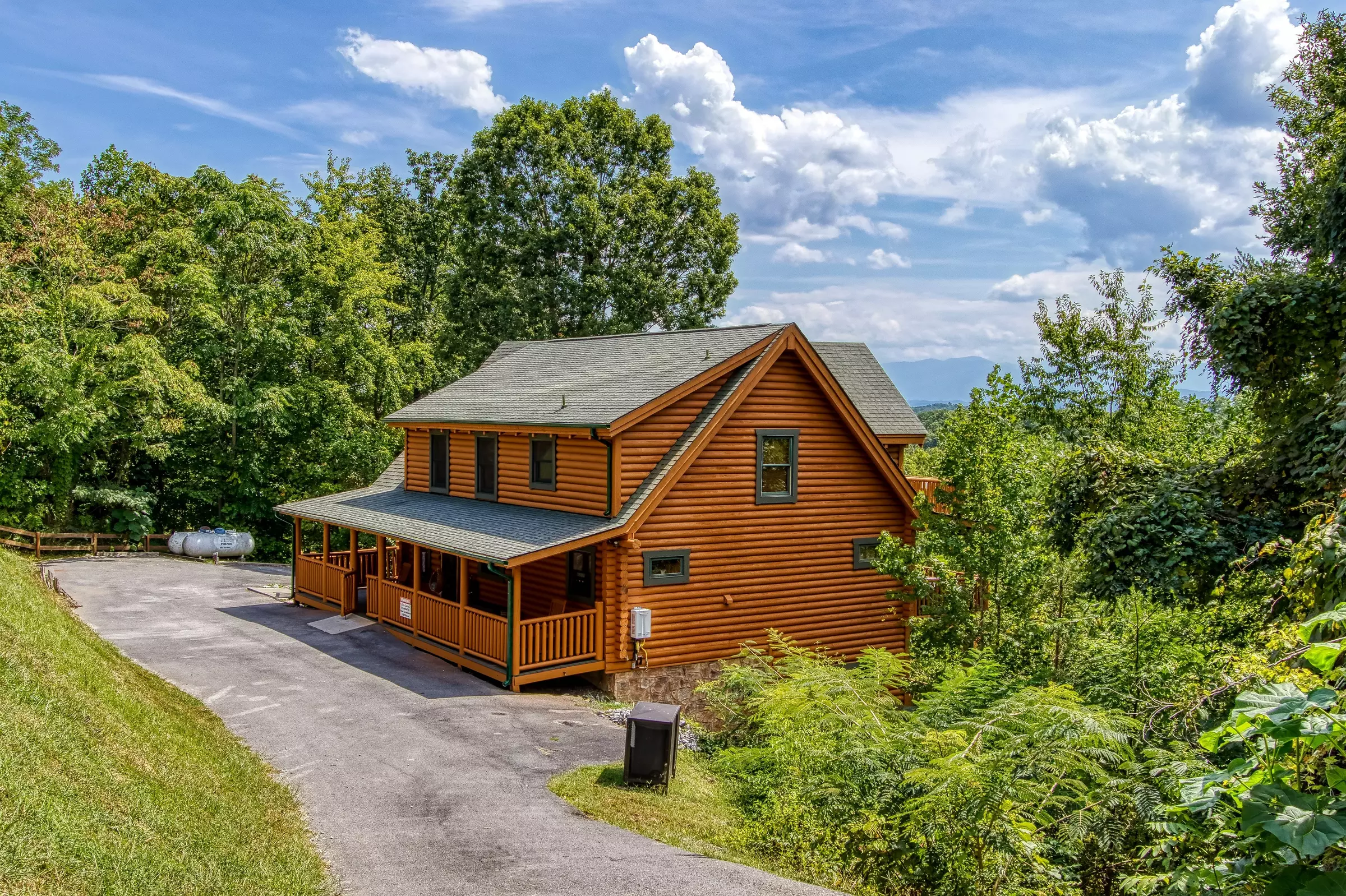 RACCOON HEAVEN - 3 Bedroom Cabin In Sevierville