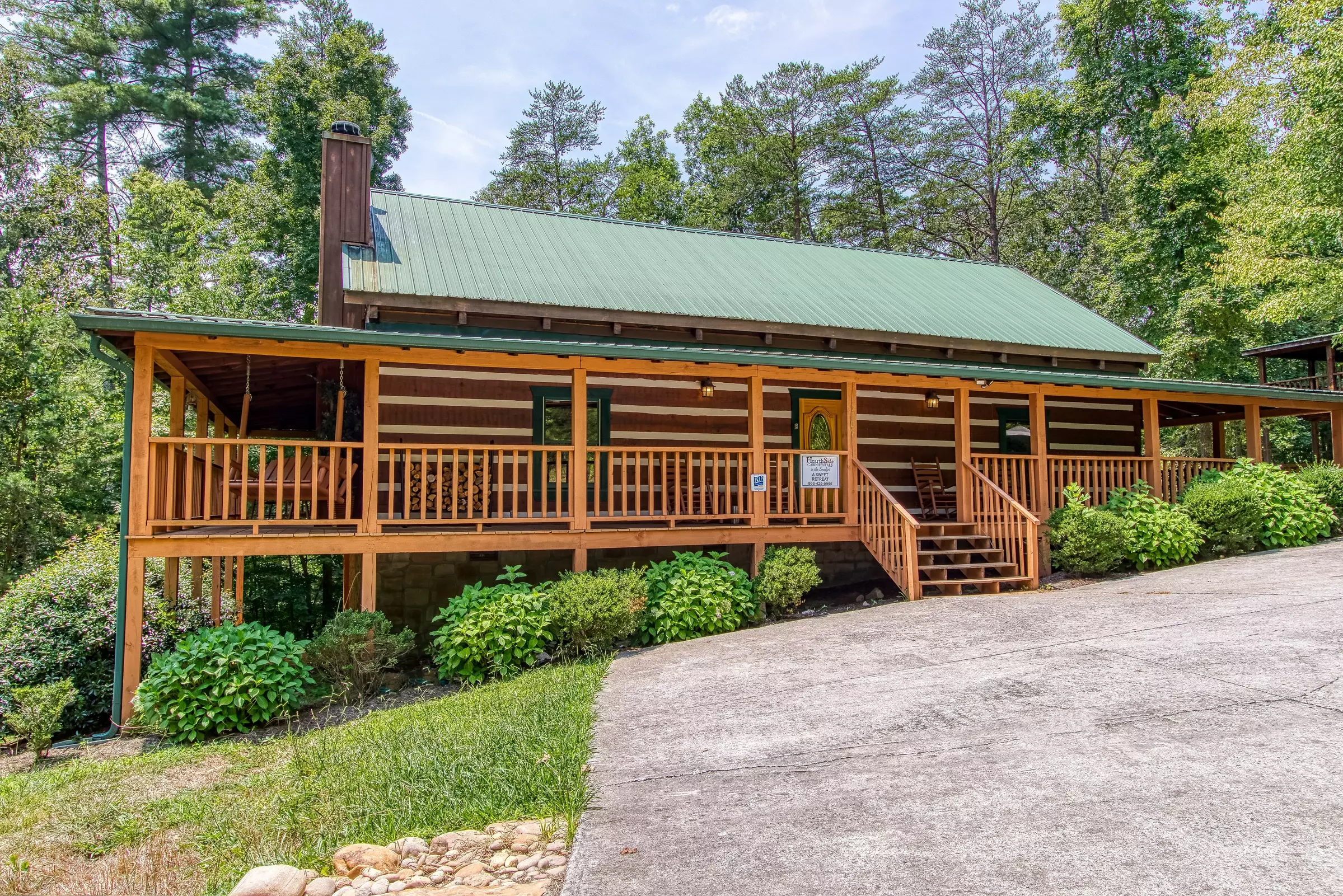 A SWEET RETREAT - 4 bedroom Cabin in Sevierville