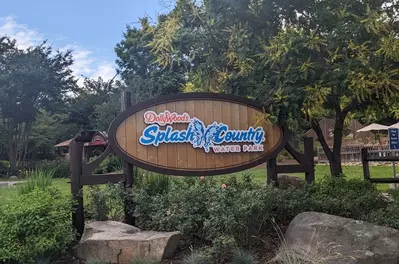 Dollywood's Splash Country sign