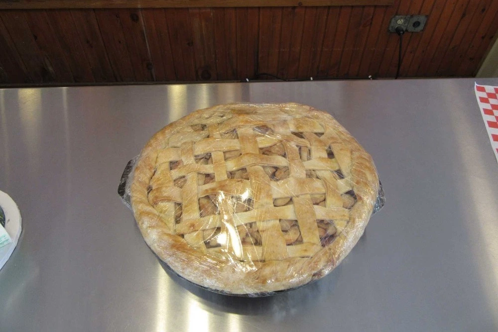 25 pound apple pie at Dollywood