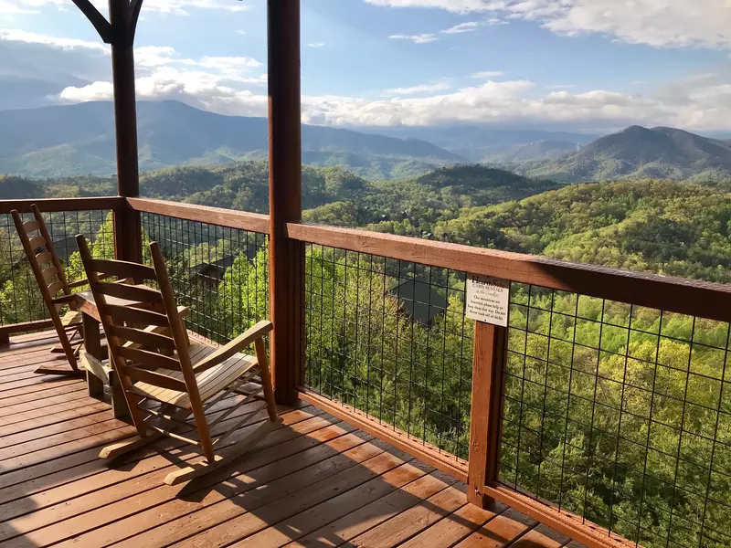 CADES COVE VISTA LODGE