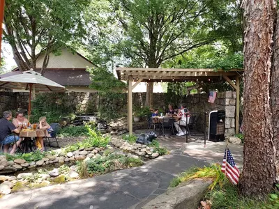 outdoor patio at pottery house cafe in Pigeon Forge