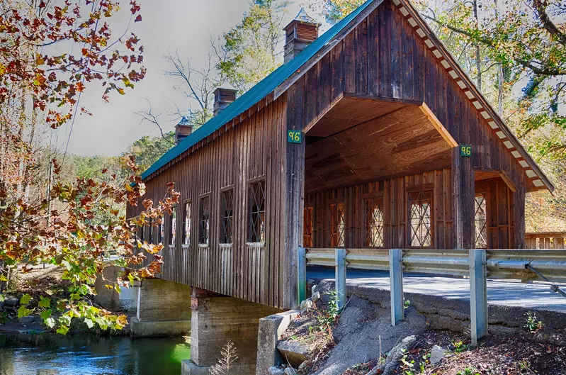 MOUNTAIN POOL LODGE