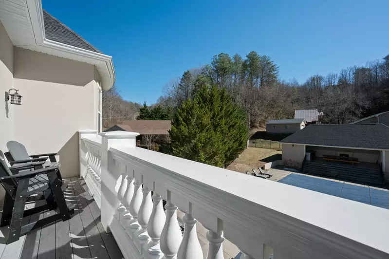 GREAT SMOKY MANSION