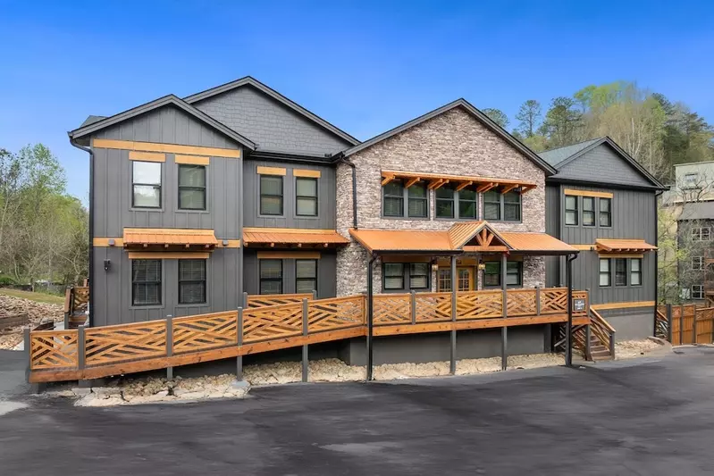 bear mountain lodge is one of our large cabin rentals in pigeon forge tn